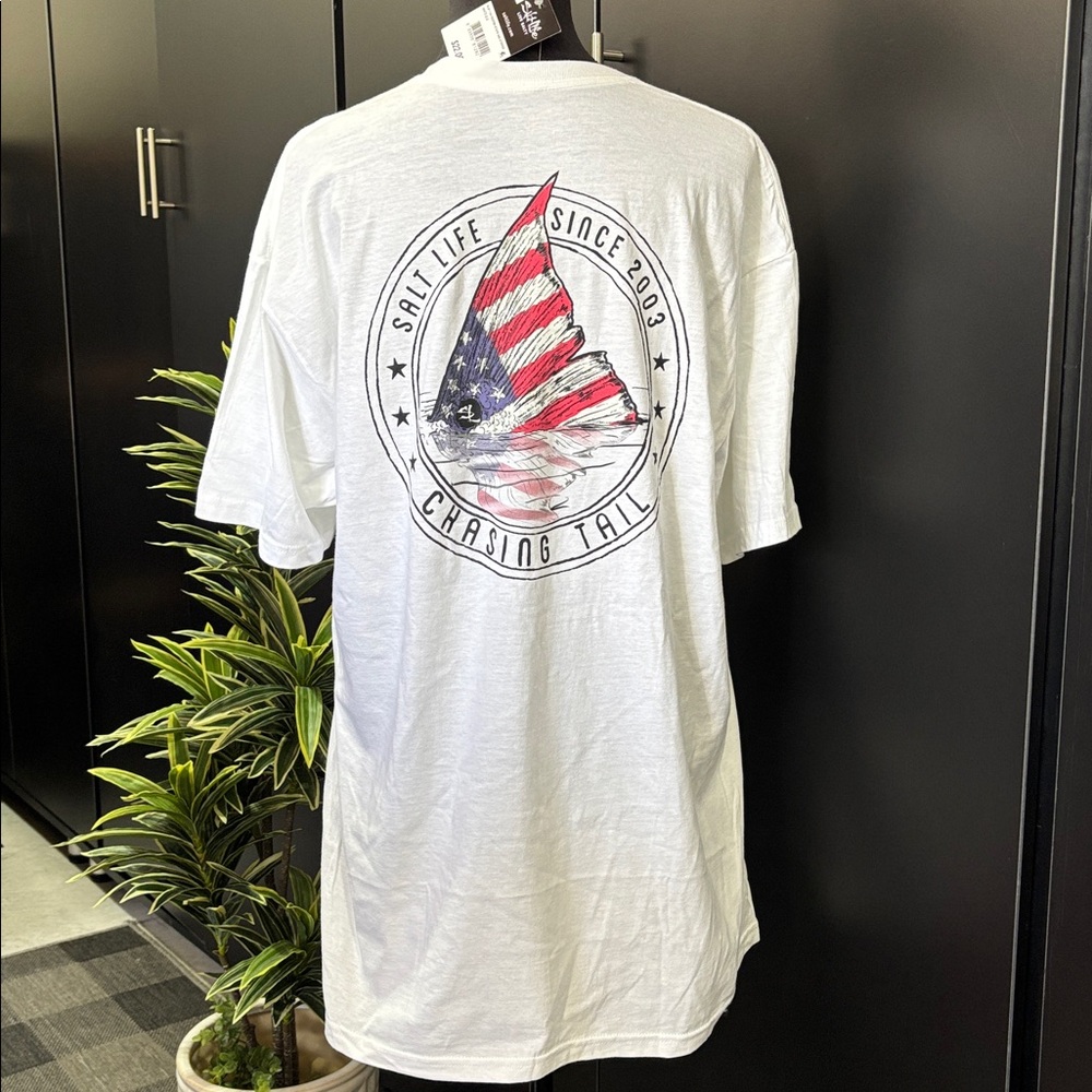 Salt Life Pre-Shrunk Cotton,American Flag Tail Fish logo back,pocket,summer,boat